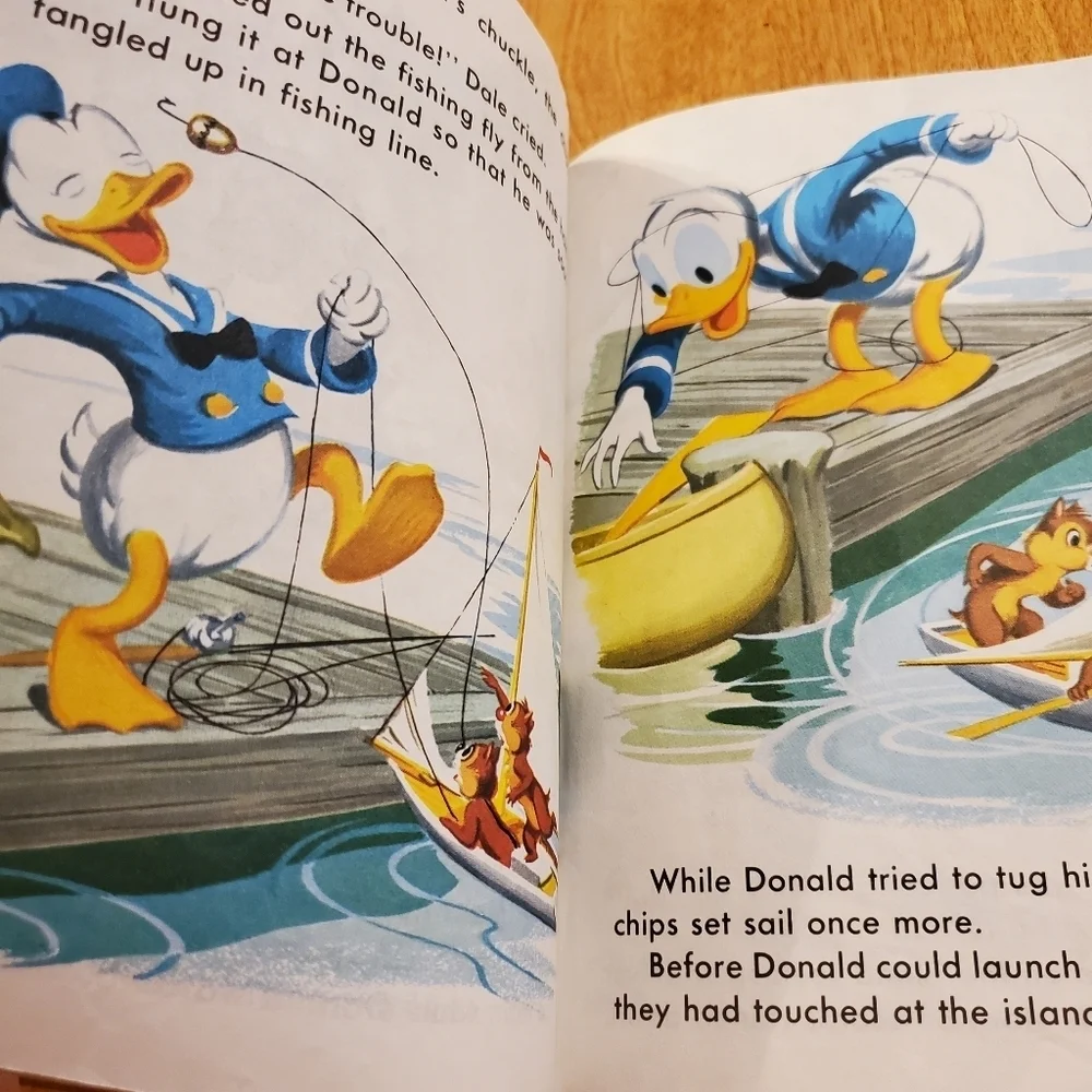 1990 VINTAGE Little Golden Book Walt Disney's Donald Duck's Toy Sailboat